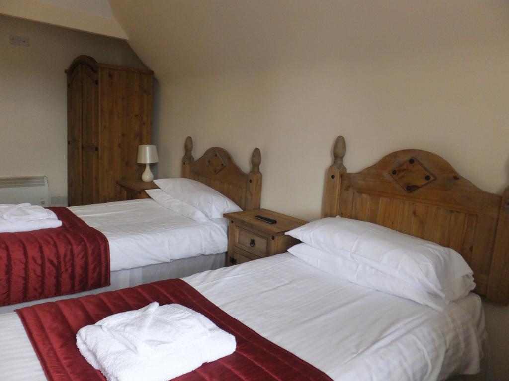 Novar Arms Hotel Evanton Extérieur photo